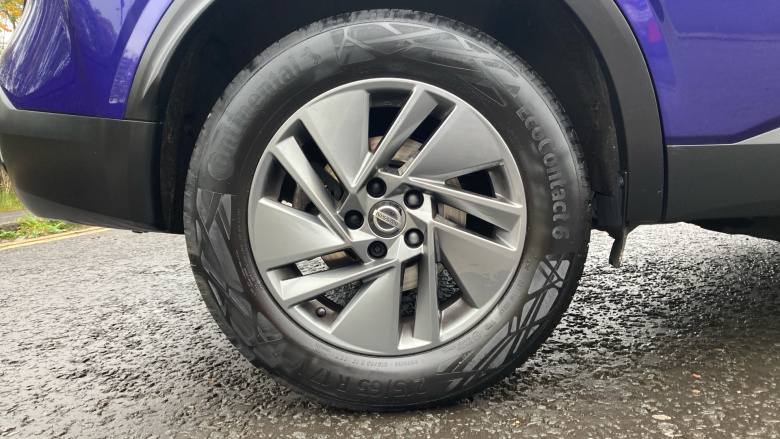 Nissan Qashqai 1.3 DiG-T MH Acenta Premium 5dr Petrol Hatchback